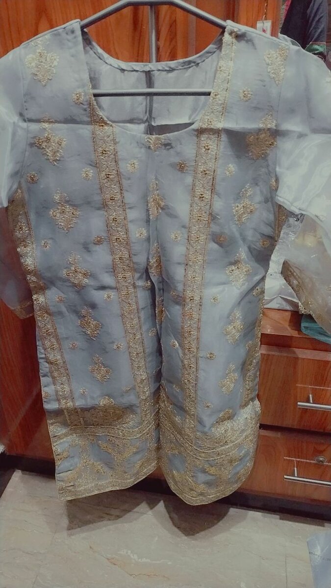 Grey 3 PC fancy suite