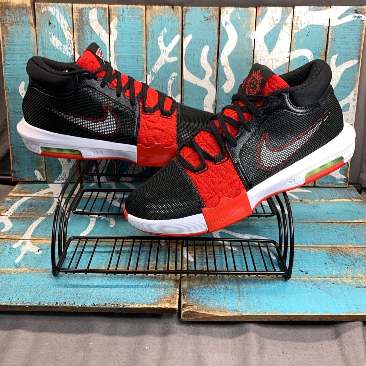 NIKE LEBRON WITNESS 8