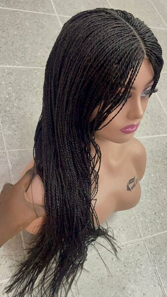 Perruque tressée longue