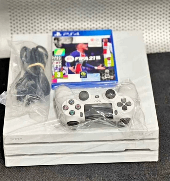 Console PS4 Slim 1To + Manette + FIFA 21