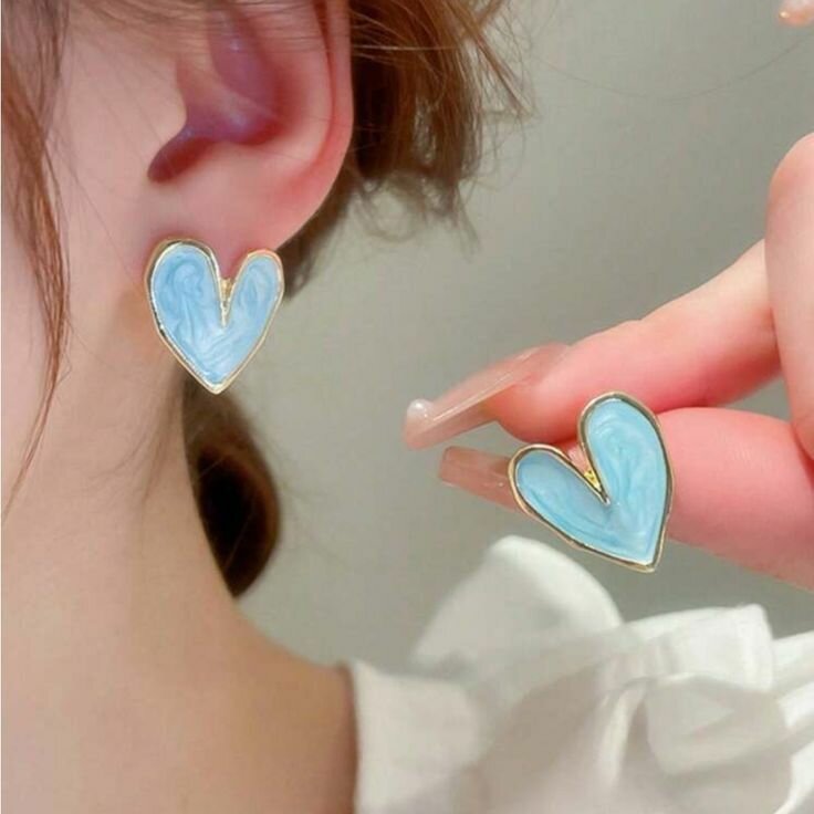 Boucles d'oreilles modernes