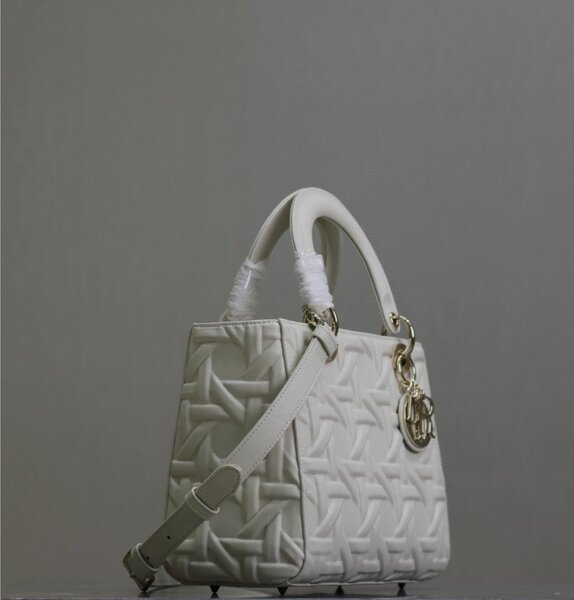 Sac à main blanc élégant