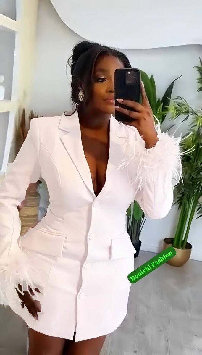 Élégante robe blazer blanche