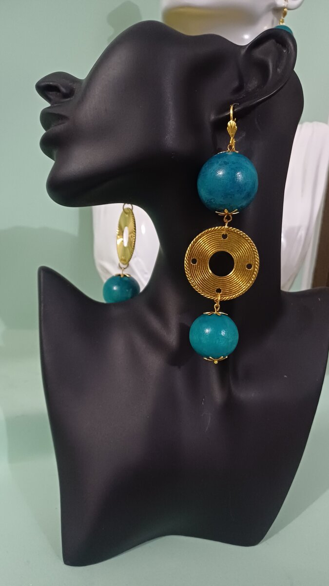 Boucles d'oreilles dorées élégantes