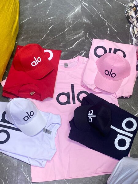 Set de casquettes et t-shirts alo