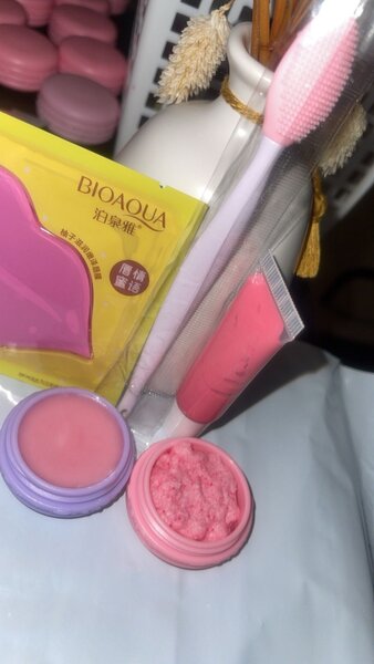 Pink lips balm set