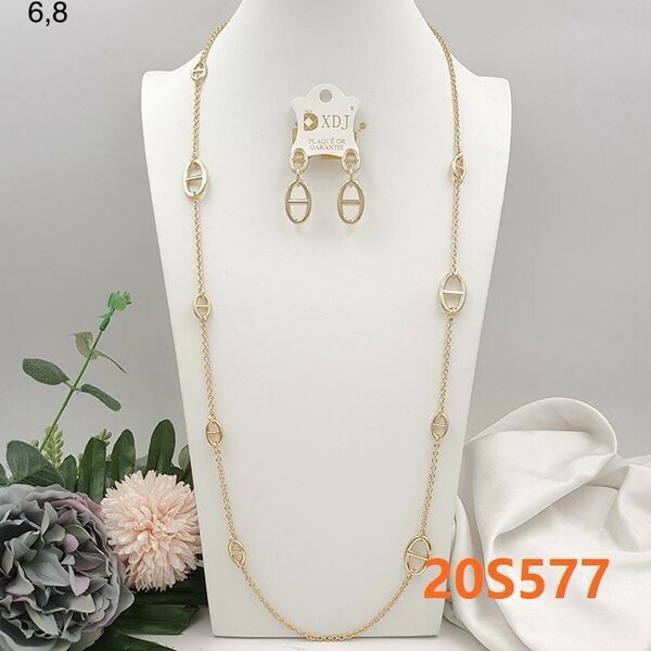 Collier doré élégant