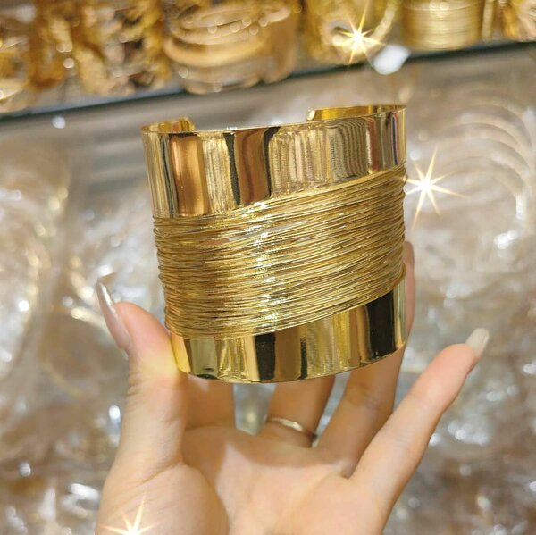 Bracelet manchette doré élégant