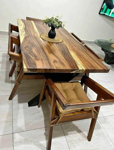 Table salle à manger en bois
