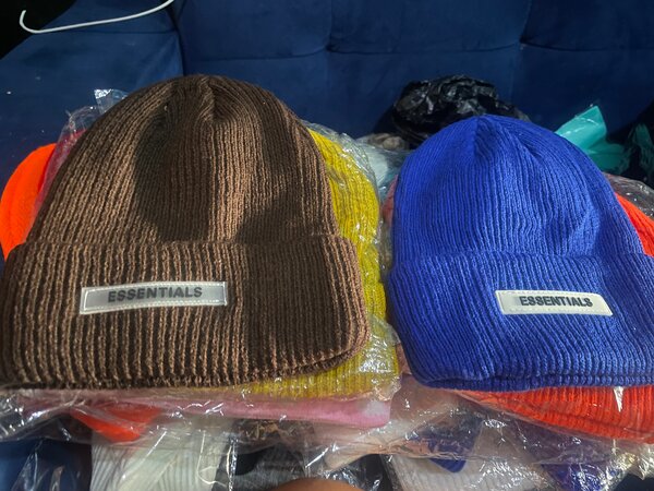 Bonnets en tricot Essentials