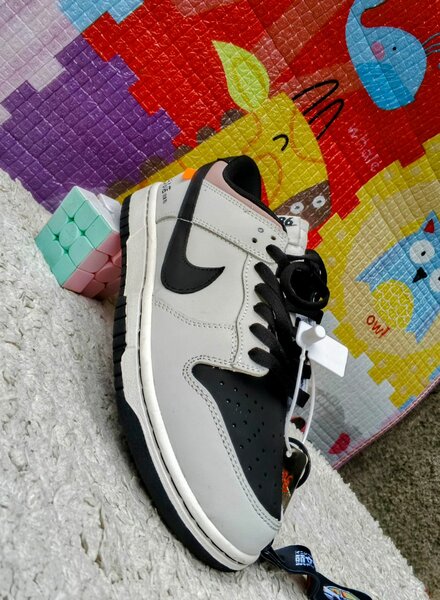 Sneakers Nike Gris et Noir