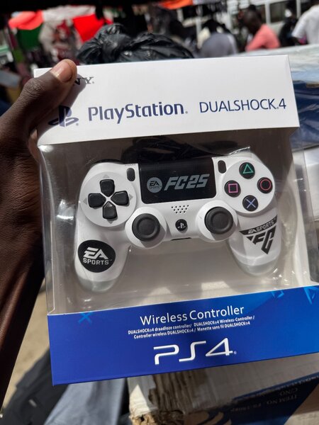 Manette ps4 design Fc25