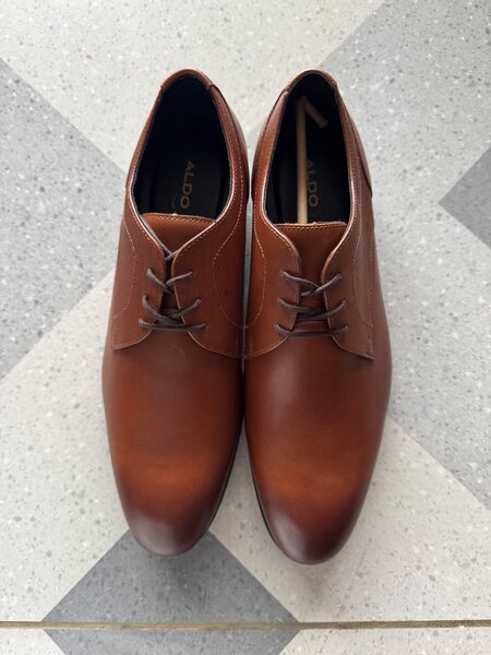 Chaussures habillées en cuir marron