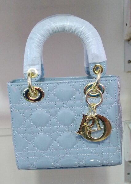 Ladydior, Charles and Keith's