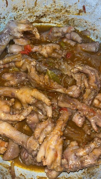 attieke pattes de poulet