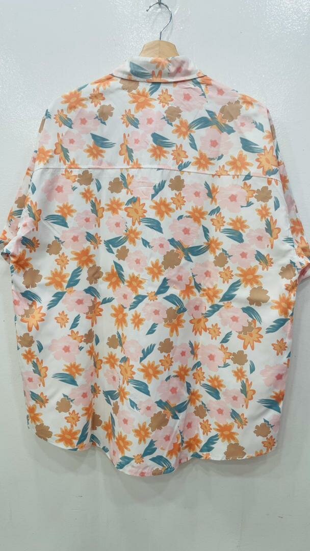 Chemise à fleurs colorées