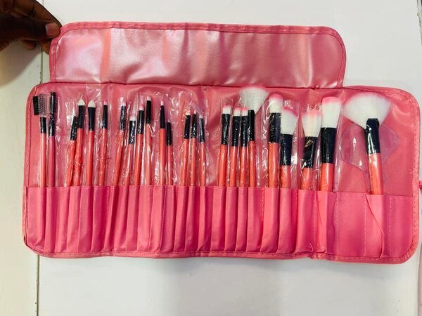 24 pieces of Makeup brushes in one and comes with its bag