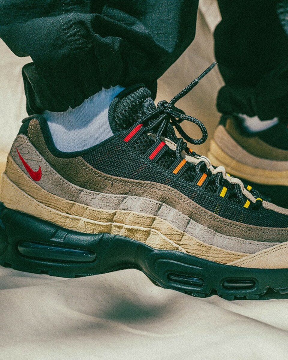 NIKE AIR MAX 95 TOPOGRAPHIC