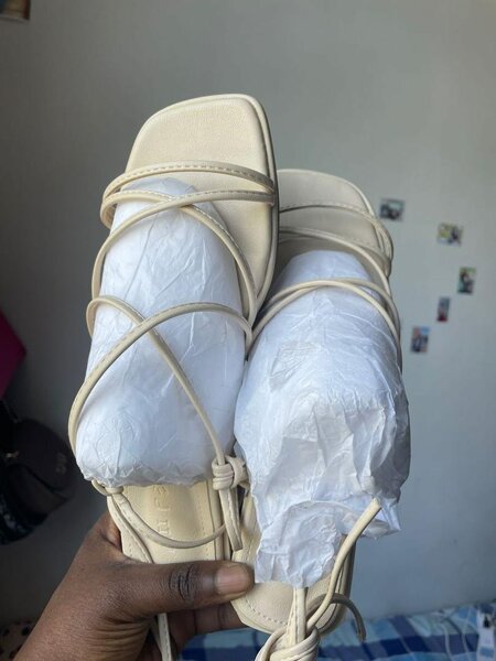 Sandales à Talon Noués Écru