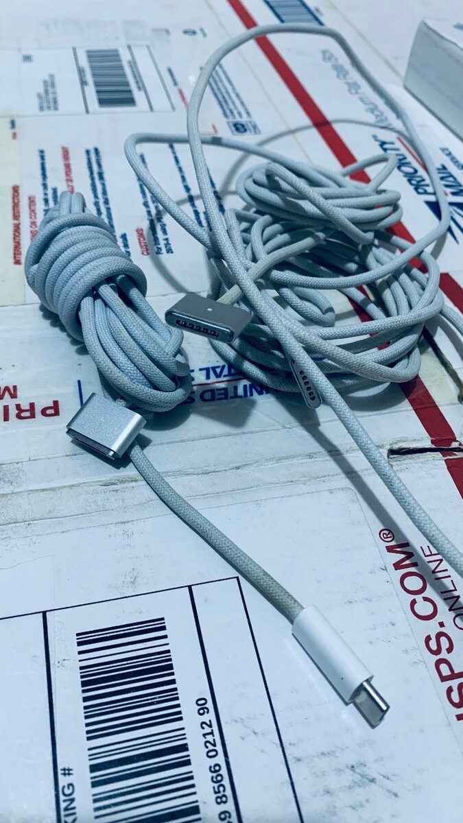 Genuine OEM Apple USB-C type c to MagSafe 3