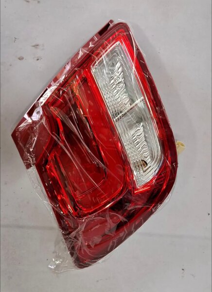 Phare avant Suzuki Dzire