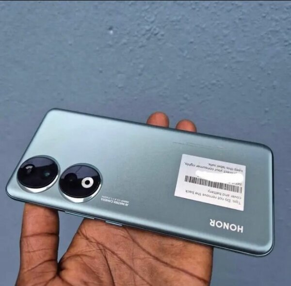 Smartphone Honor 5G moderne