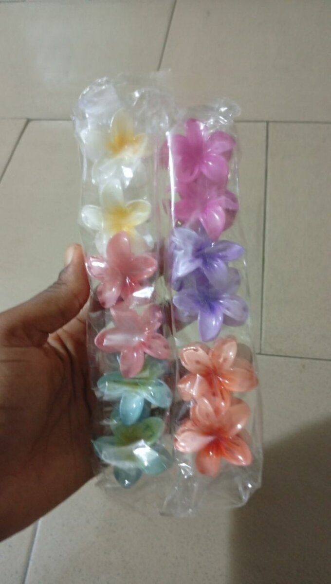 Pinces à cheveux fleur colorée