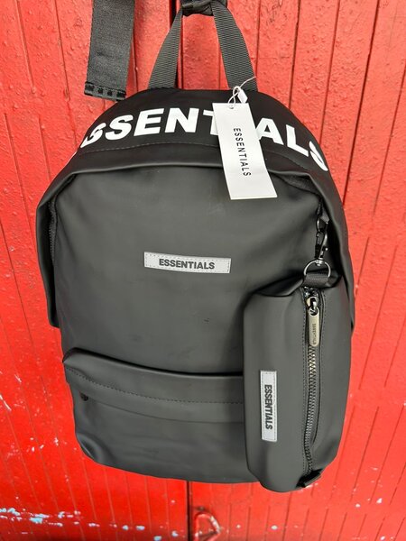 Sac à dos jaune sportif