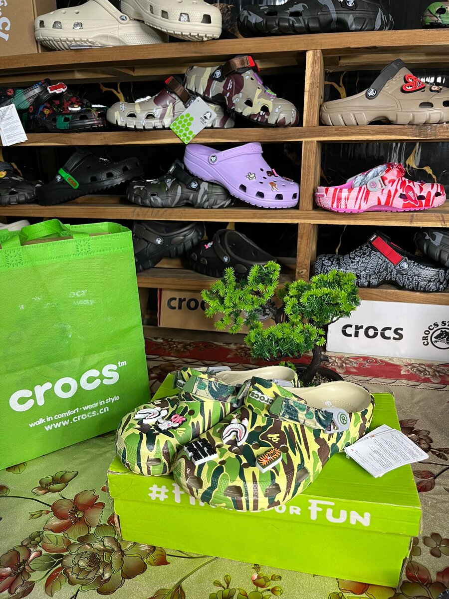 NOUVEAU CROCS BAAPE