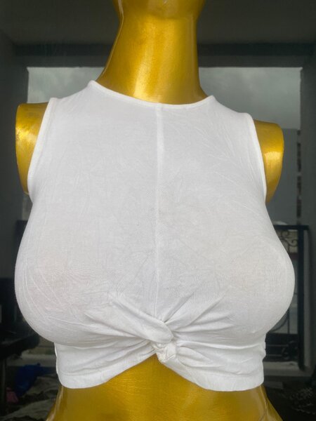 Top court blanc noué