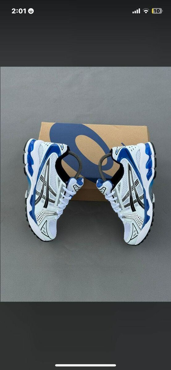 ASICS Sneakers