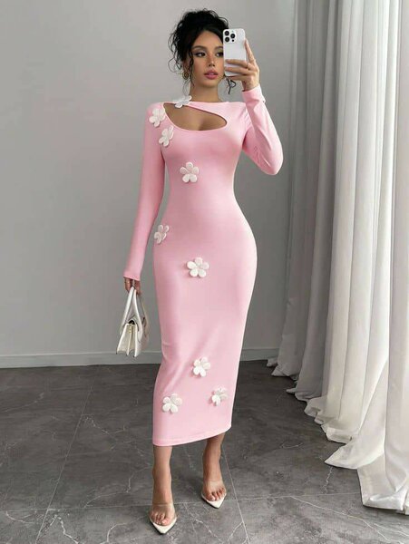 Robe moulante florale élégante