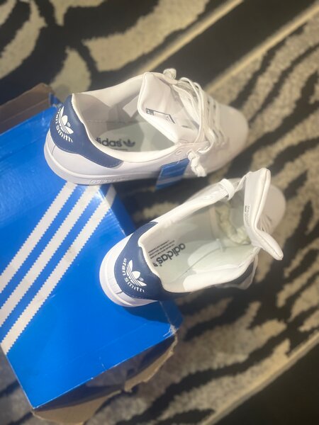 Baskets classiques blanches Adidas