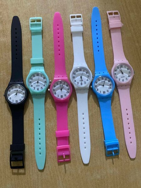 Montre élégante en silicone colorée