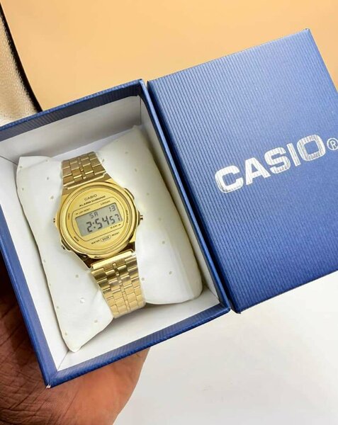 Montre CASIO homme en métal doré