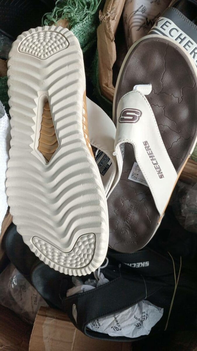 Sketchers luxury slide