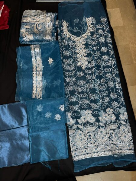 Fancy dress unstich