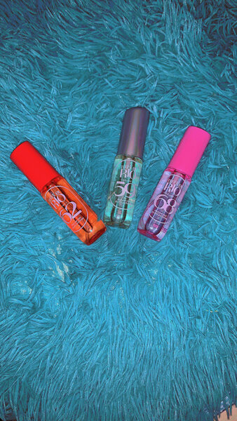 Lot de mini parfums colorés