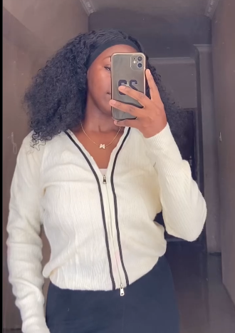 Short knitted Sweater  in white size: M