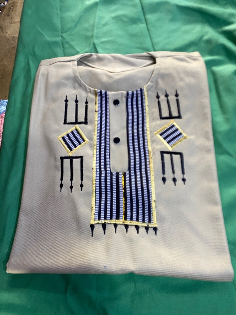 Chemise Traditionnelle Homme Élégante