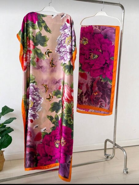 Ensemble caftan et foulard en soie