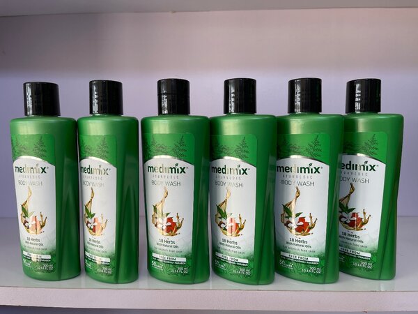 Medimix 18 Herbs with natural Oil for blemish Free skin