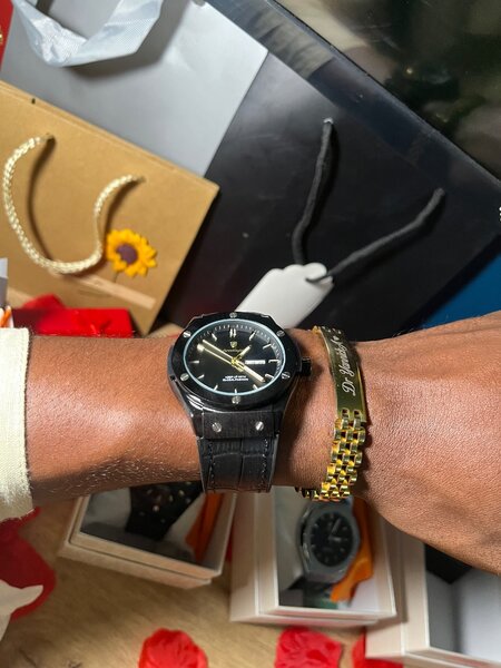 Montre élégante homme