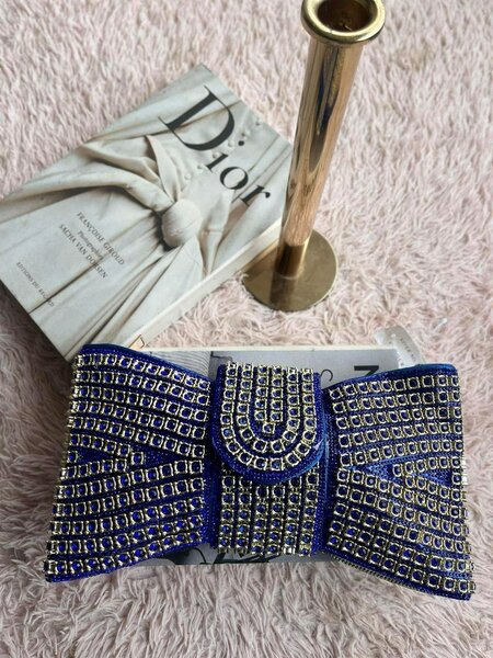 Pochette soirée strass élégante