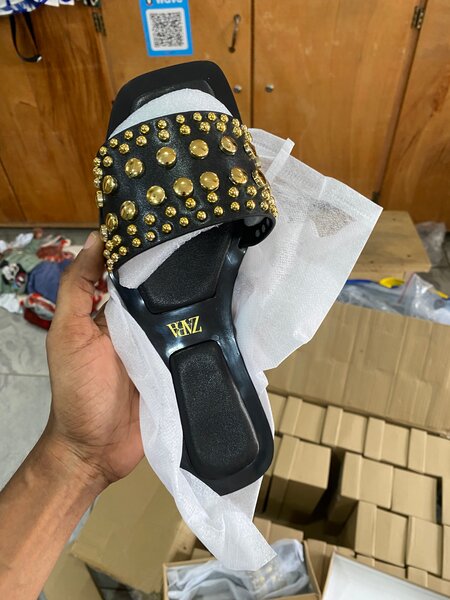 Sandales Zara 13000fr