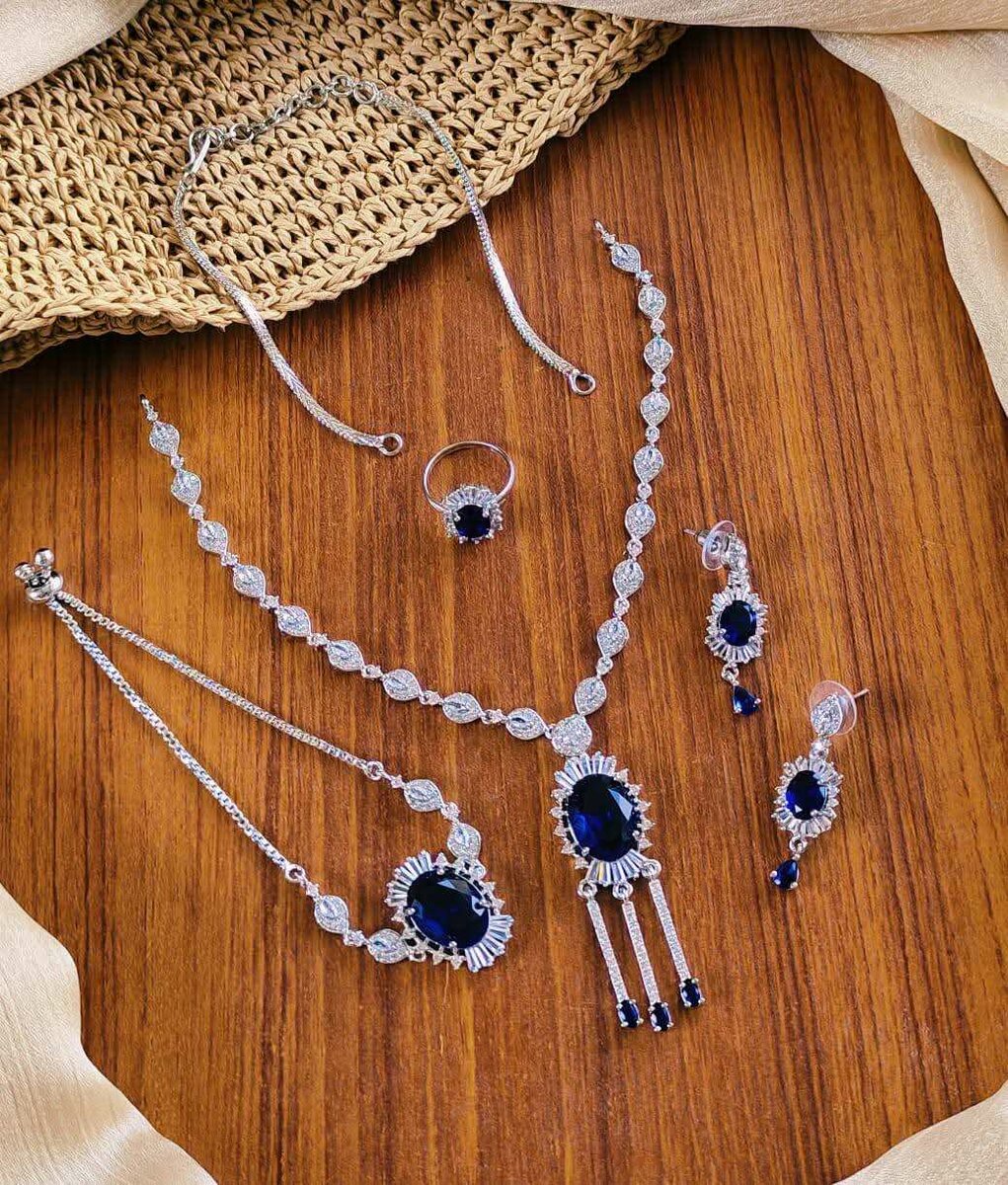 Ladies wedding set Necklace and earrings
