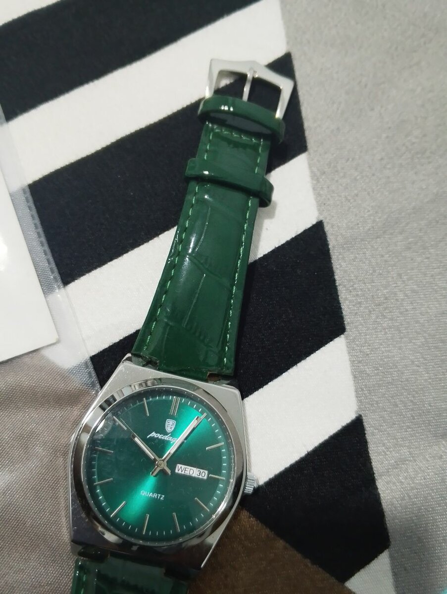 Montre Quartz Verte Élégante