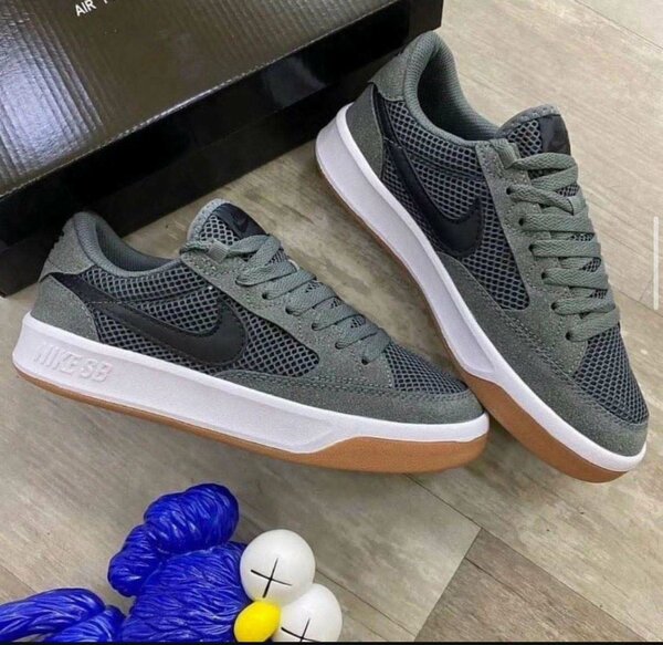 NIKE SB