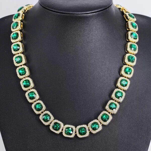 Collier élégant en cristal