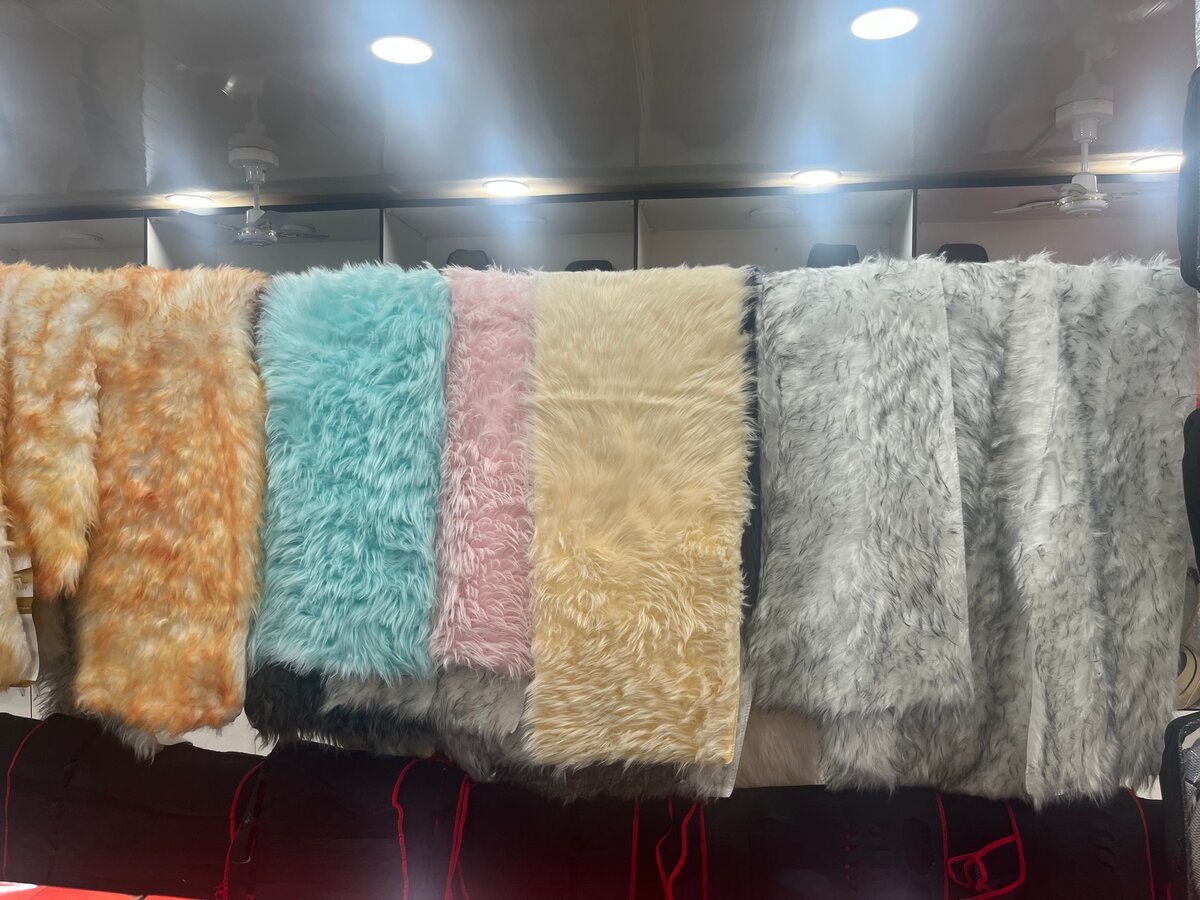 Tissu en fausse fourrure douce